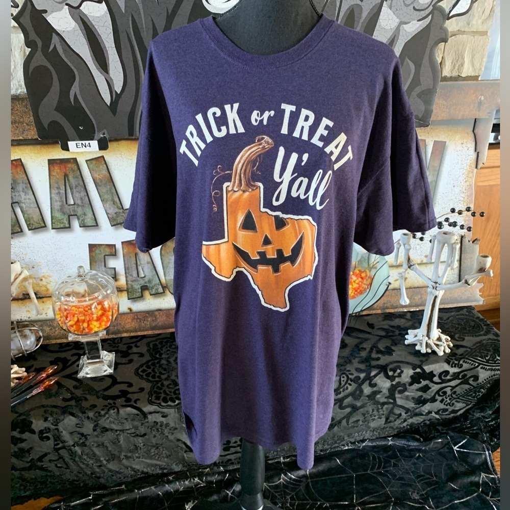 Purple Halloween T‎ Shirt Trick or Treat Y’all Graphic